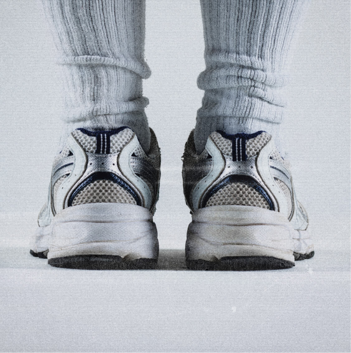Flexible barefoot footwear in motion